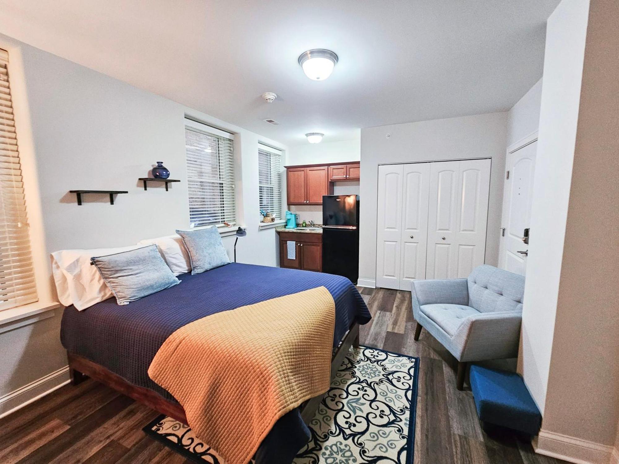Cute + Cozy Studio At The Inman - 207 Champaign Exterior photo
