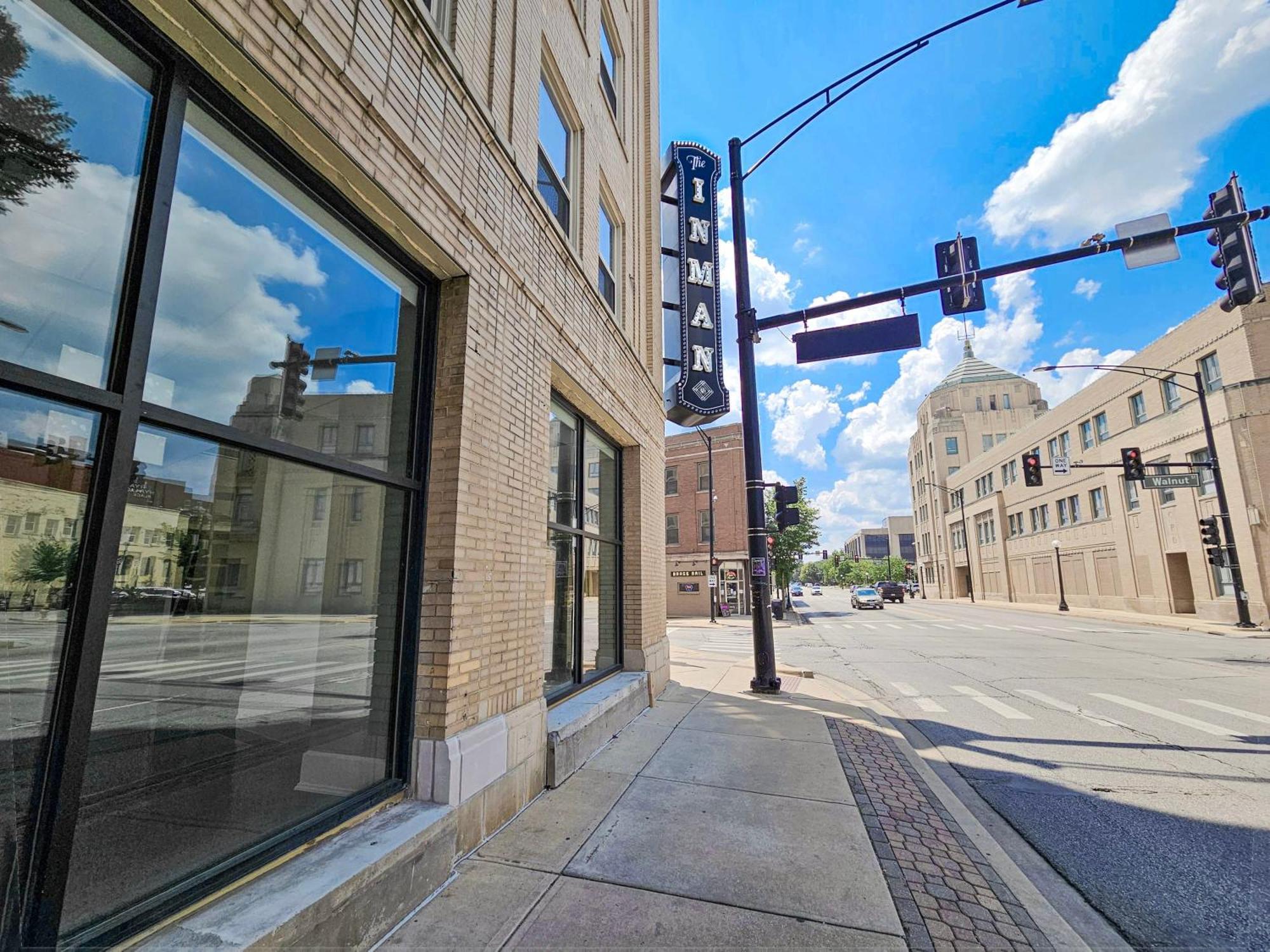 Cute + Cozy Studio At The Inman - 207 Champaign Exterior photo